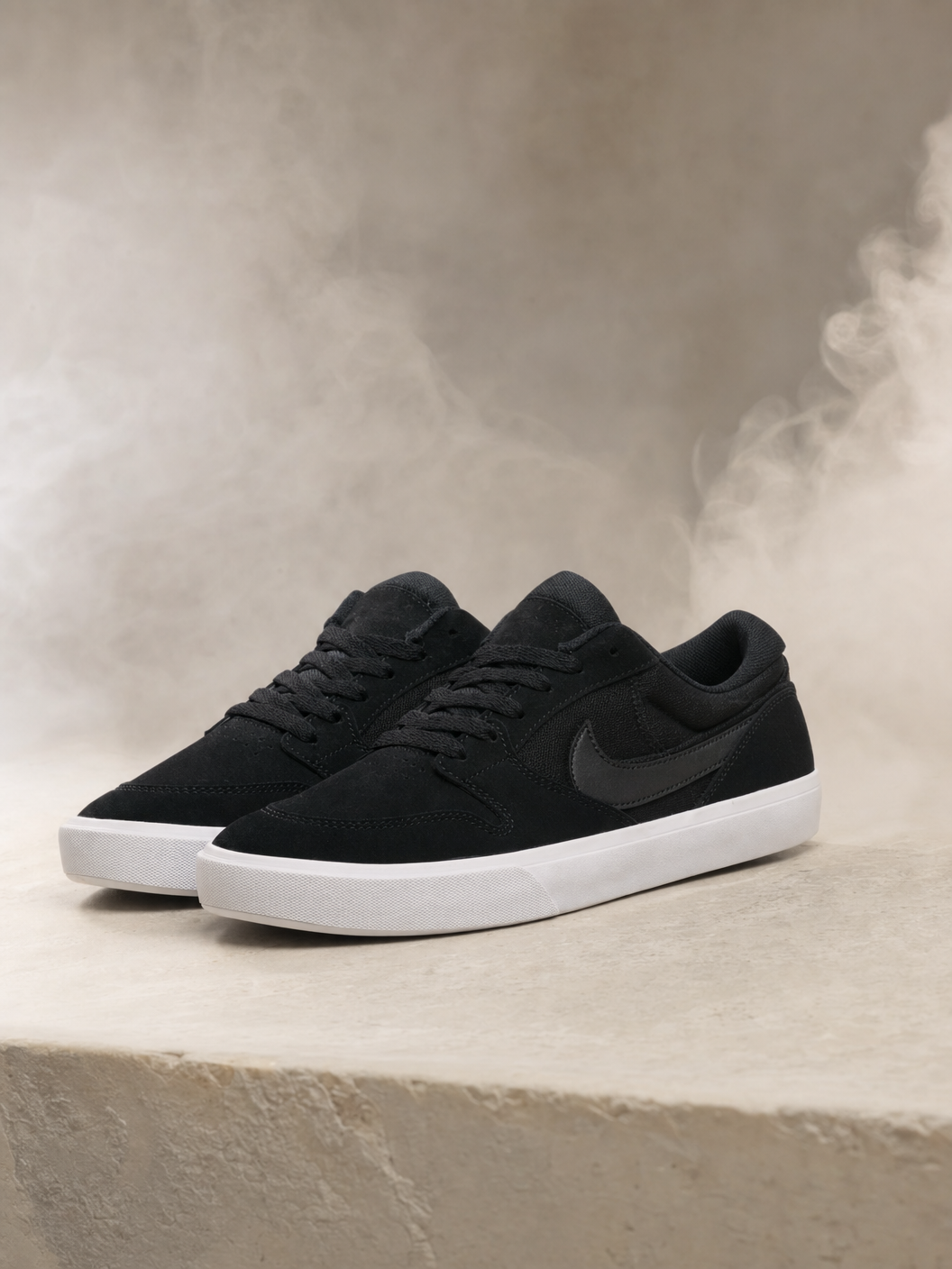 Tênis SB preto suede