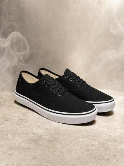 Tênis preto authentic (silhueta Vans)