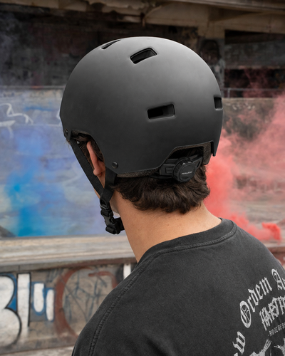 Capacete preto fosco para skate